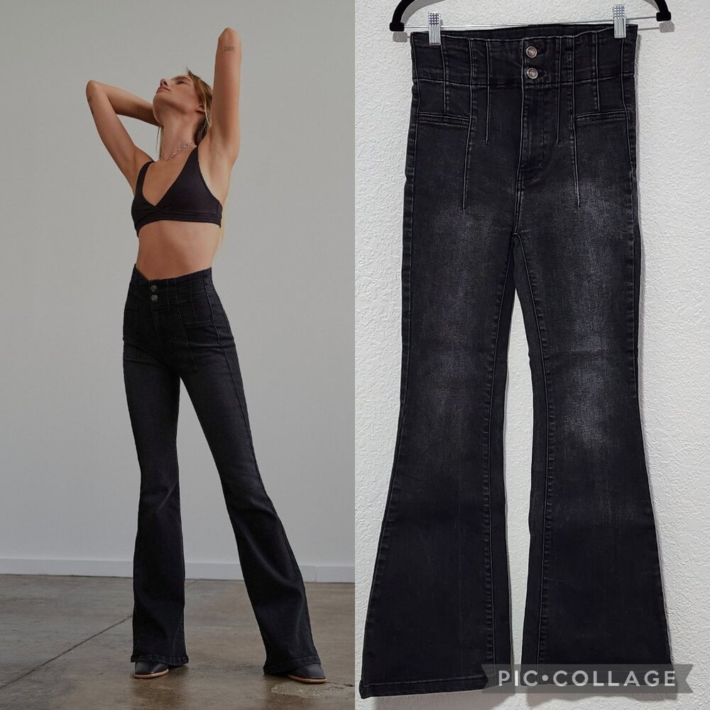 High-Waist Black Flare Jeans - Women